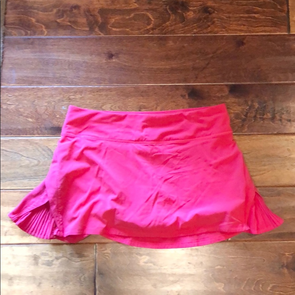 Play Off The Pleats Skirt (Raspberry)